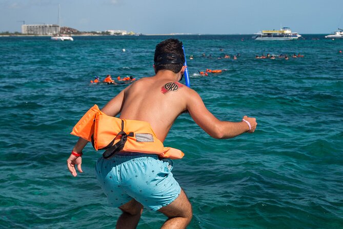 Isla Mujeres Catamaran from Cancun with Open bar and lunch - Isla Mujeres Free Time: How to Use Your Own Hours Wisely