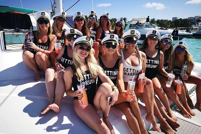 Isla Mujeres Catamaran Luxury Sailing Experience - Playa Norte: your calm beach hour (and what to do with it)