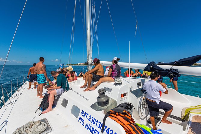 Isla Mujeres Catamaran, Open Bar & Optional Buffet and pick up - Catamaran Size and the Open Bar: 30-Person Comfort vs 50-Person Party