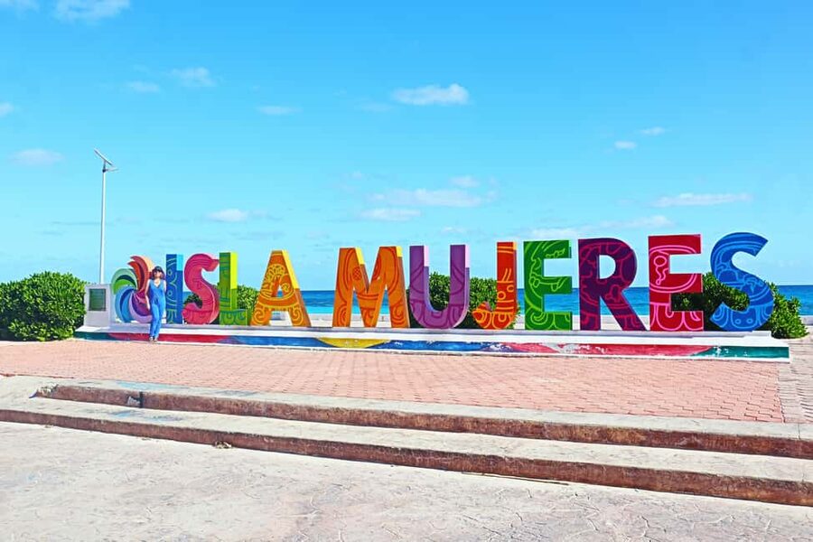 Isla Mujeres: Catamaran Ride with Open Bar, Snorkeling, and Lunch - Practical tips that make the day smoother