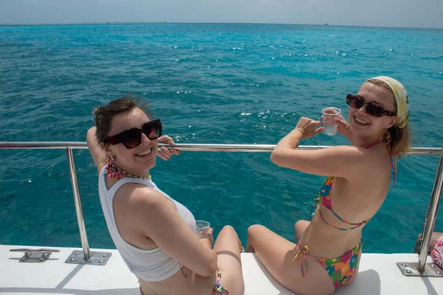 Isla Mujeres Catamaran, Snorkel & Buffet Lunch - The private beach club buffet lunch and open bar