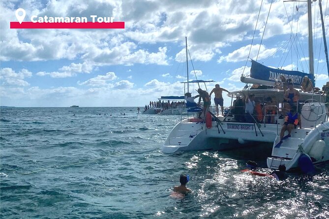 Isla Mujeres Catamaran + Snorkel + Open Bar on board + Buffet - Crew and entertainment: where the best days come from