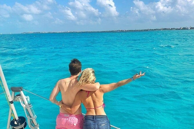 Isla Mujeres Catamaran Tour with Snorkel, Open bar and Transport - Transfers and logistics in Cancún: where trips can go smoothly or get messy