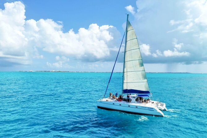 Isla Mujeres: Catamaran Tour with Snorkeling Food, Drinks, Beach - Food and drinks: what’s included, what may disappoint