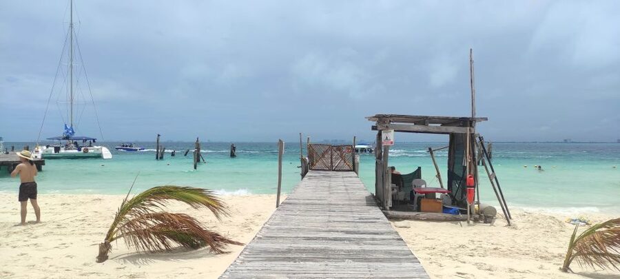 Isla Mujeres: Catamaran with Open Bar, Snorkeling and Lunch - What to bring (so the day doesn’t get annoying)