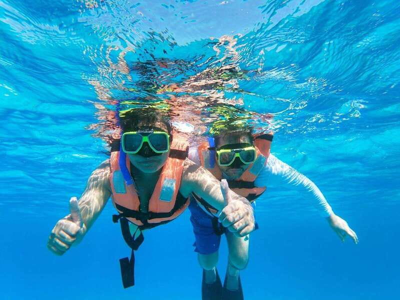 Isla Mujeres: Catamaran with Open Bar, Snorkeling and Lunch - Isla Mujeres by catamaran: what the whole day feels like