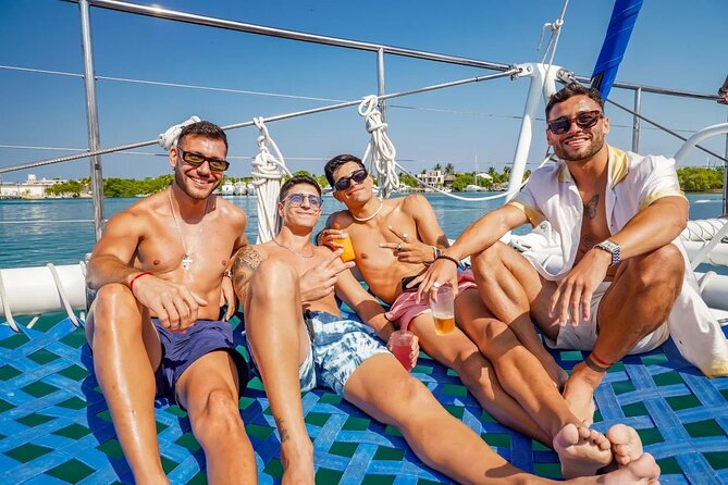 Isla Mujeres Cruise with Beach Club, Snorkel, Lunch and Open Bar - What to bring so you enjoy every stop