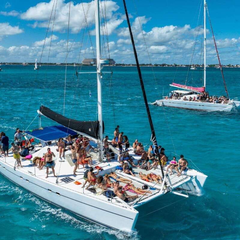 Isla Mujeres: Deluxe Catamaran Tour - Seven Hours of Sun, Snorkel, and Playa Norte