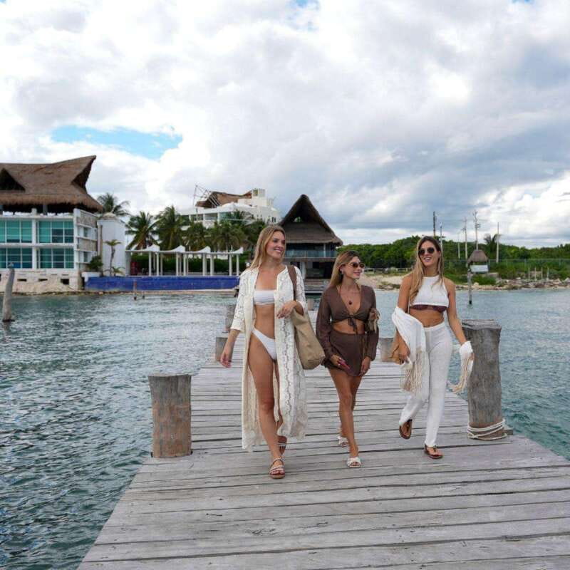 Isla Mujeres: Deluxe Catamaran Tour - The Catamaran Ride: Comfortable Views Without Overthinking