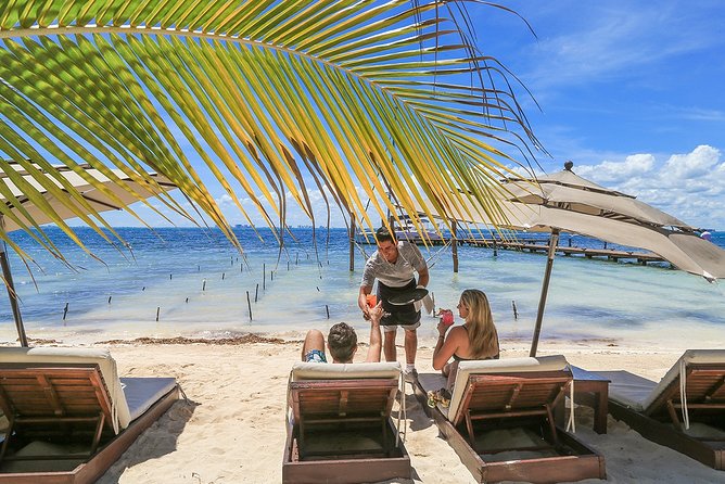 Isla Mujeres luxury catamaran with premium open bar and lunch - Getting to the Boat: Pickup Timing and the Marina Stress Test