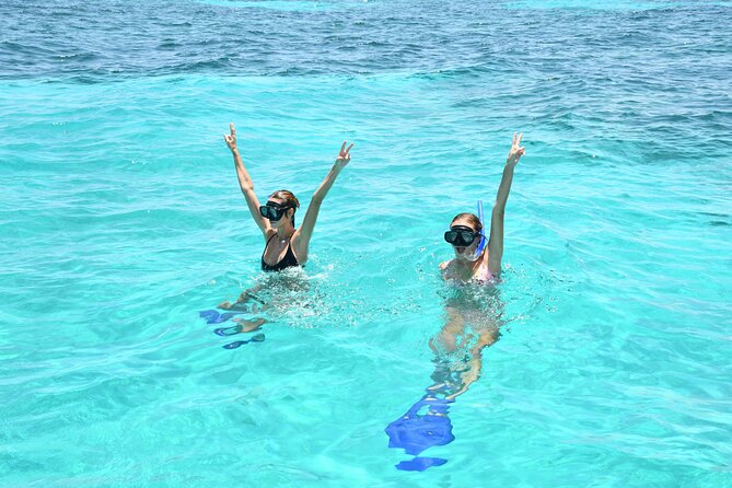 Isla Mujeres Platinum by Albatros Catamarans - El Meco Reef snorkeling: what to expect when it’s crowded
