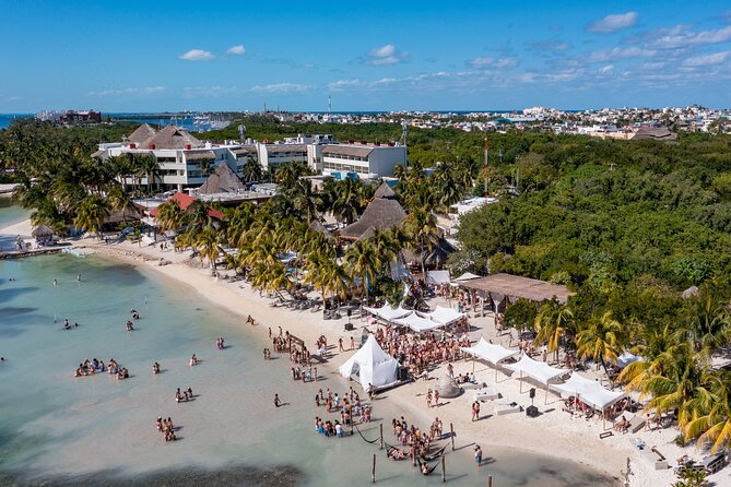 Isla Mujeres Platinum by Albatros Catamarans - Onboard vibe: crew interaction, drinks, and how the day feels