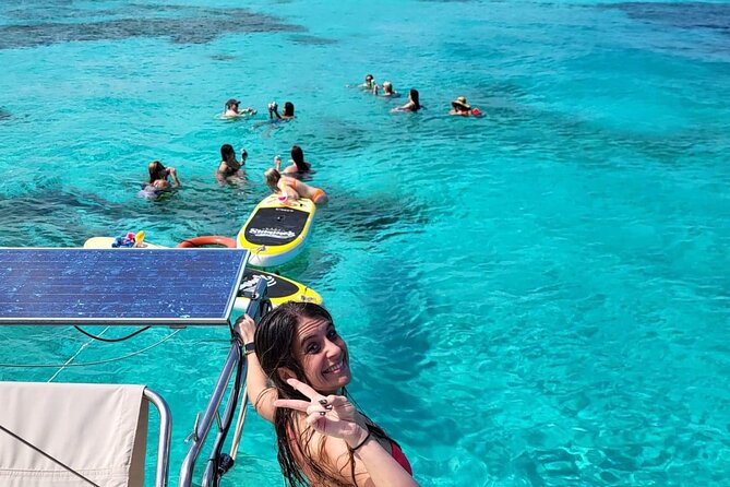 Isla Mujeres Private Catamaran, Cruising, Snorkeling having Fun!! - Stop 1 on Isla Mujeres: Setting Sails and Snorkeling El Meco