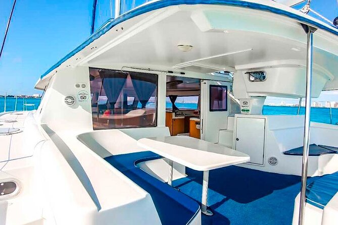 Isla Mujeres Sailing Adventure from Cancun - Isla Mujeres downtown: two hours to roam and shop
