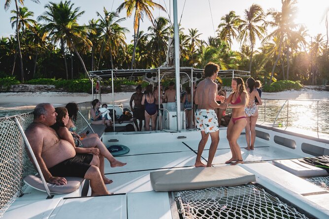 Isla Mujeres Spring Break Party Catamaran Snorkel and Open Bar - Who Should Book This Isla Mujeres Spring Break Catamaran Tour?