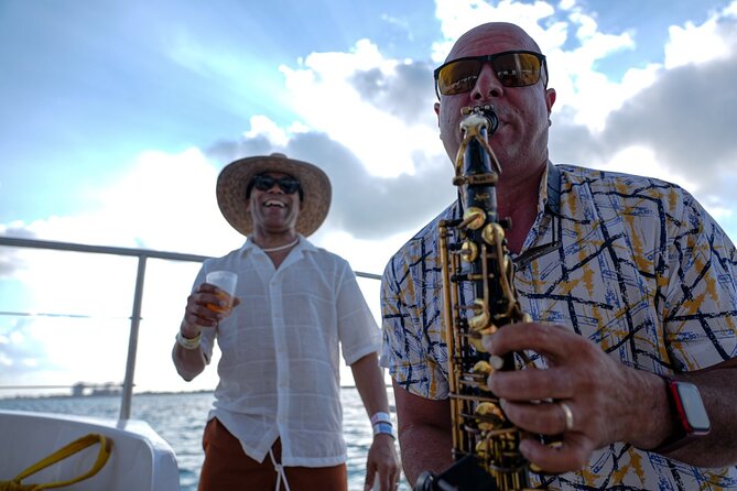 Isla Mujeres Sunset Cruise and Tour from Cancun - Isla Mujeres first: legends, downtown wandering, and the limits of 3 hours