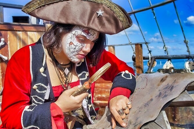 Jolly Roger Pirate Show and Dinner Cruise with Open Bar - The Pirate Finale: Acrobatics, Special Effects, and Battle-Style Action
