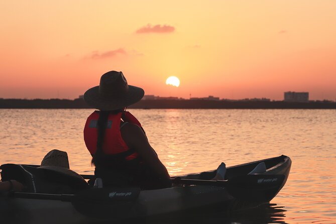 Kayak Tour at Sunset in Cancun - Why Laguna Nichupté at sunset feels different than hotel-zone Cancun