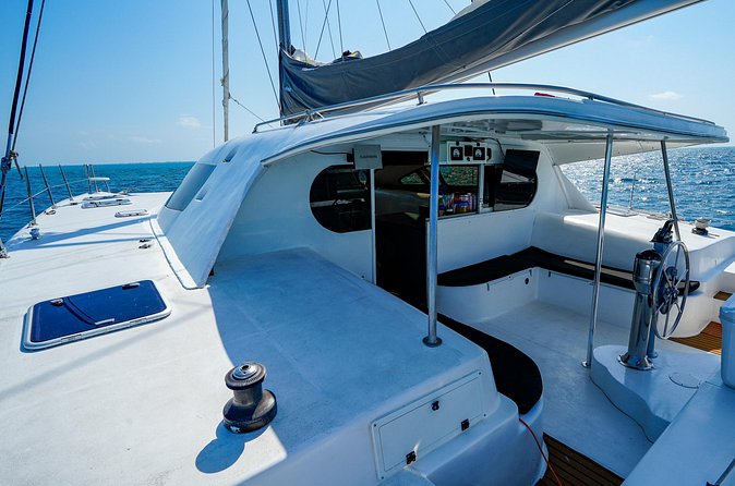 Laura Catamaran Private Tour to Isla Mujeres - The crew factor: why the names keep coming up