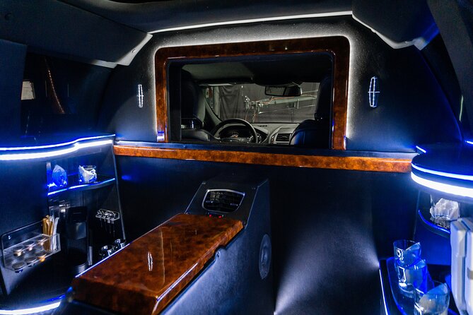 Lincoln Strecth Limo from Costa Mujeres to Cancun Airport - Who this transfer is best for (and who should rethink it)