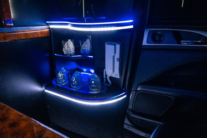 Lincoln Stretch limo from Cancun Hotel Zone to Cancun Airport - Why This Private Stretch Limo Transfer Works (Hotel Zone to Airport)