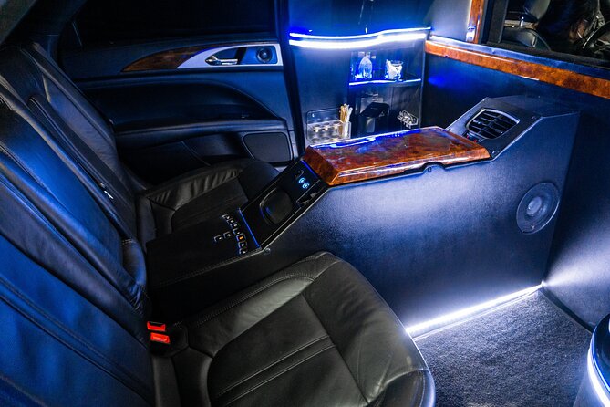 Lincoln Stretch limo from Cancun Hotel Zone to Cancun Airport - Price and Value: Is $128 a Good Deal for This Kind of Ride?