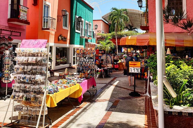 Live the Cancun City Experience! Round Transportation from Cancun - Stop 2: Plaza 28 for crafts, souvenirs, and real-city shopping