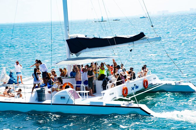 Live The Luxury Catamaran Isla Mujeres Tour in Cancun - The 8-hour schedule that makes the day feel manageable