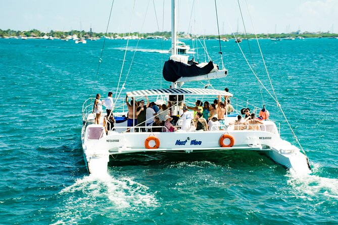 Live The Luxury Catamaran Isla Mujeres Tour in Cancun - Exploring Isla Mujeres on your own: 90 minutes is enough, if you plan