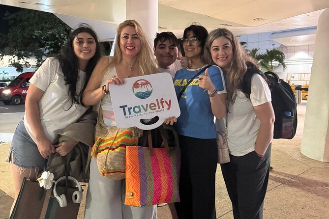 Luxury Private VIP Transportation from Cancun Airport - Riding in Style: Vehicle Comfort, Water, and Adult Drinks