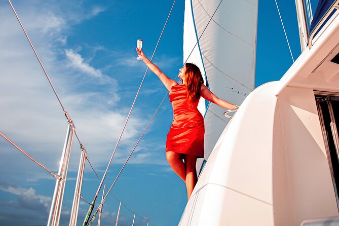 Luxury Sunset Sailing Cruise in Cancun with Light Dinner and Open Bar - Open Bar Reality Check: What You Can Expect to Drink