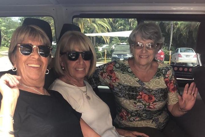 Luxury SUV Private Transfer R/T-Airport-Hotel-Airport- Playa del Carmen - Meet-and-greet at Cancun arrivals: less stress, faster start