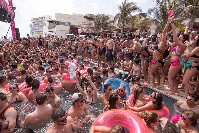 Mandala Beach Club Cancun - Mandala Cancun: a pool-and-beach day from 11:00 AM to 5:30 PM