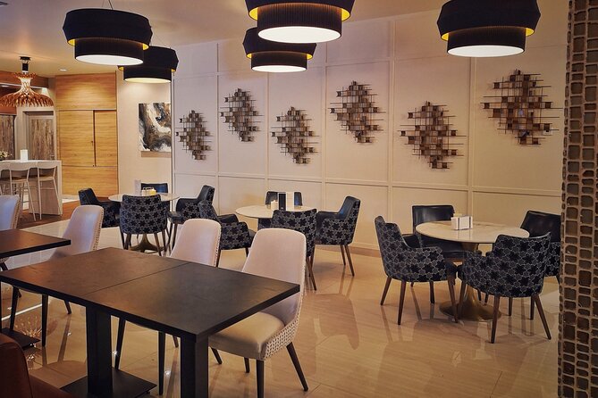 Mera VIP Lounge at Cancun International Airport - Crowds, seating, and the trade-off for having a lounge at all