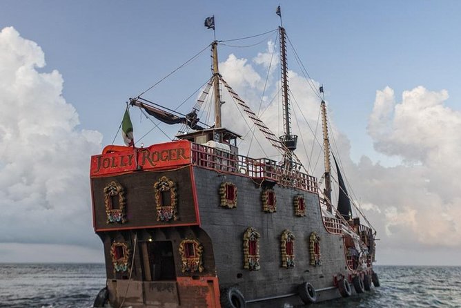 Night Pirate Show in Cancun aboard a Pirate Ship Lobster Dinner - Who This Pirate Lobster Dinner Cruise Fits Best