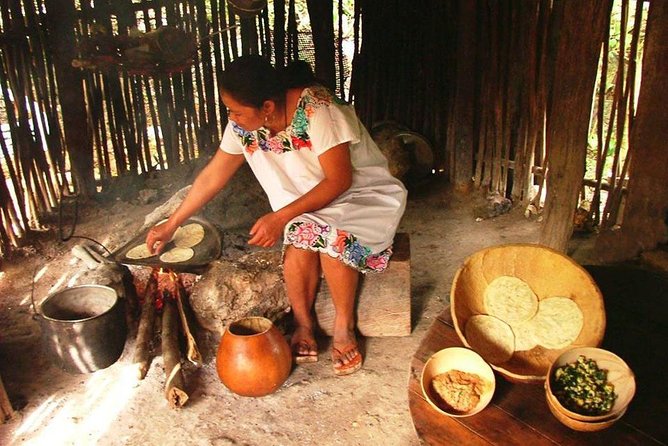 Oncelife experience of CHICHEN ITZA NIGHT SHOW. Cenote and Valladolid included. - Who this one-day combo tour suits best