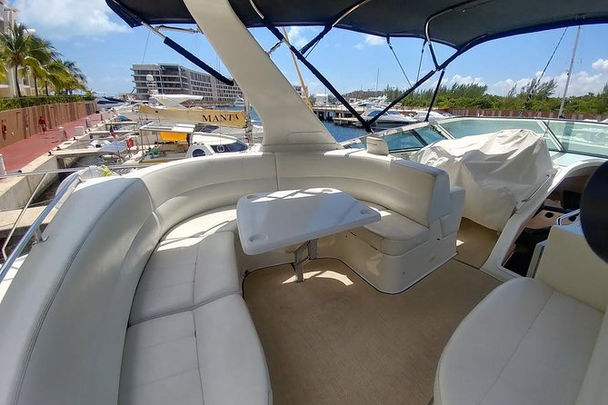 Playa Mujeres rent a Yacht 4hrs with Food and drinks aboard CA55 - Downtown Isla Mujeres stop: short taste, flexible feel
