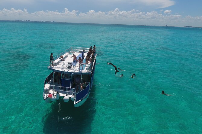 Private Catamaran for Weddings Bachelor Parties and Bridal Showers - New and clean: the comfort factor you feel quickly