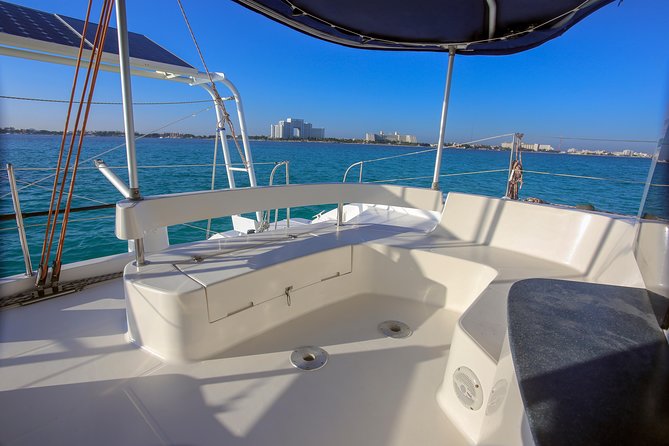 Private Catamaran from Cancun to Isla Mujeres | For up to 30 pepl - Open Bar: Drinks, Crew Attention, and Staying Comfortable