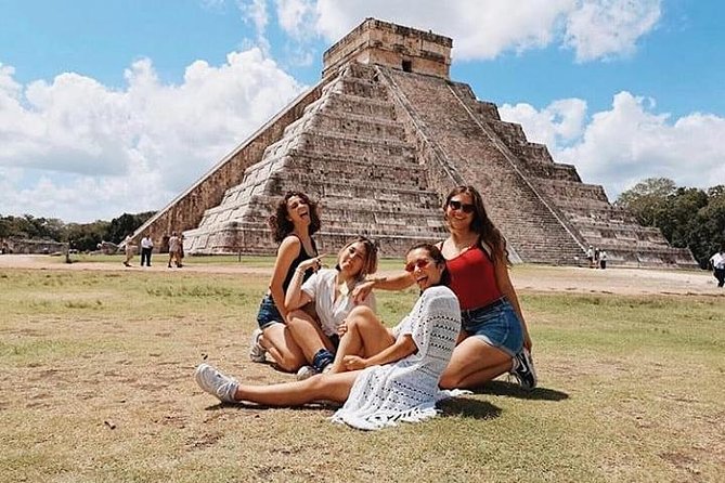 Private Chichen Itza Tour - Ik Kil Cenote: the 26-meter descent and swim-ready time