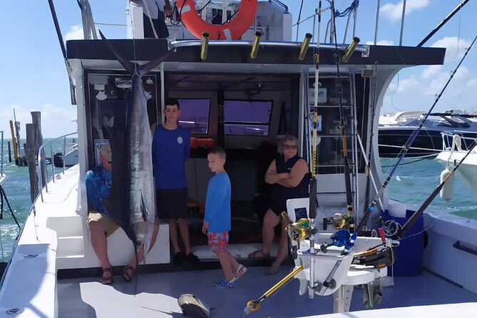 Private fishing charter Boat 48ft 12 pax Good Marlin and Sailfish - Cancun Marlin Day: The 4-Hour Charter in Plain English