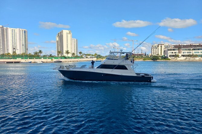 Private Full Day Tour by Yatch in Cancún - Sailing Around Cancun: The Part That Turns Into a Party