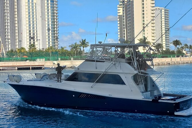 Private Full Day Tour by Yatch in Cancún - Drinks, Snacks, and the All-Included Math