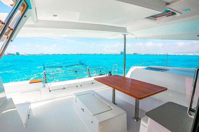 Private Luxury Catamaran Cancun to Isla Mujeres | For up to 30 pp - The sailing rhythm: two departures and a 4-hour window