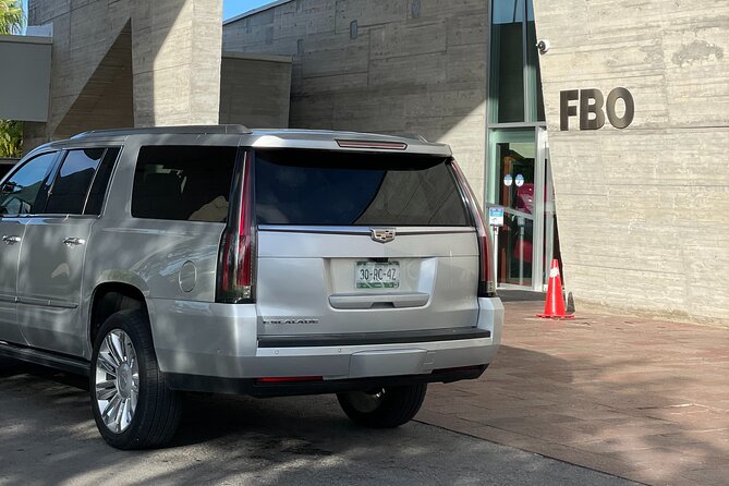 Private Luxury Transfer from Airport to Playa del Carmen - Inside the Vehicle: Comfort, Towels, and the Drink Question