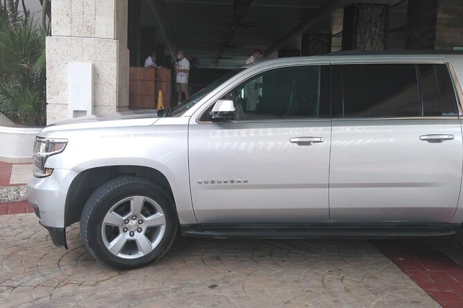 Private luxury transportation from CUN Airport to Playa del Carmen - Door-to-door drop-off in Playa del Carmen: the real convenience win