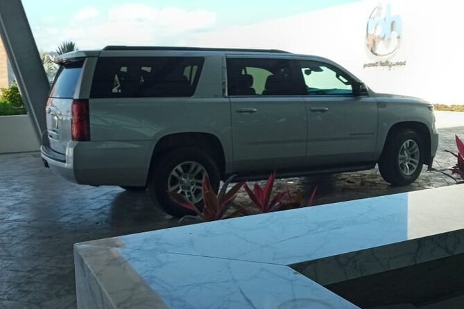 Private luxury transportation from CUN Airport to Puerto Morelos - Should You Book This Private Luxury Transfer?