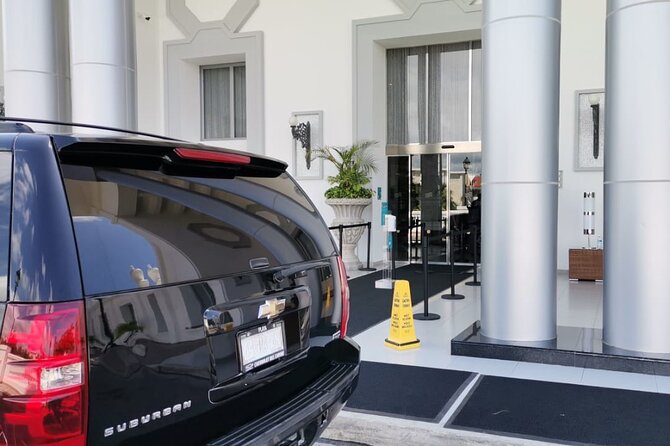 Private luxury transportation from CUN Airport to Puerto Morelos - The Ride to Puerto Morelos: Direct, Private, and Built for Calm