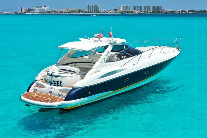 Private Premium Yacht 46FT Rental in Cancún - The crew: licensed captain, sailors, and a steward who keep things smooth