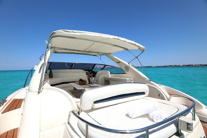 Private Premium Yacht 46FT Rental in Cancún - Weather, choppy water, and motion sickness: plan smarter